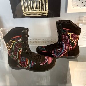 Boho Noncombat Boots Size 7. Soft Mola fabric. Vegan. Tribal. Like new.